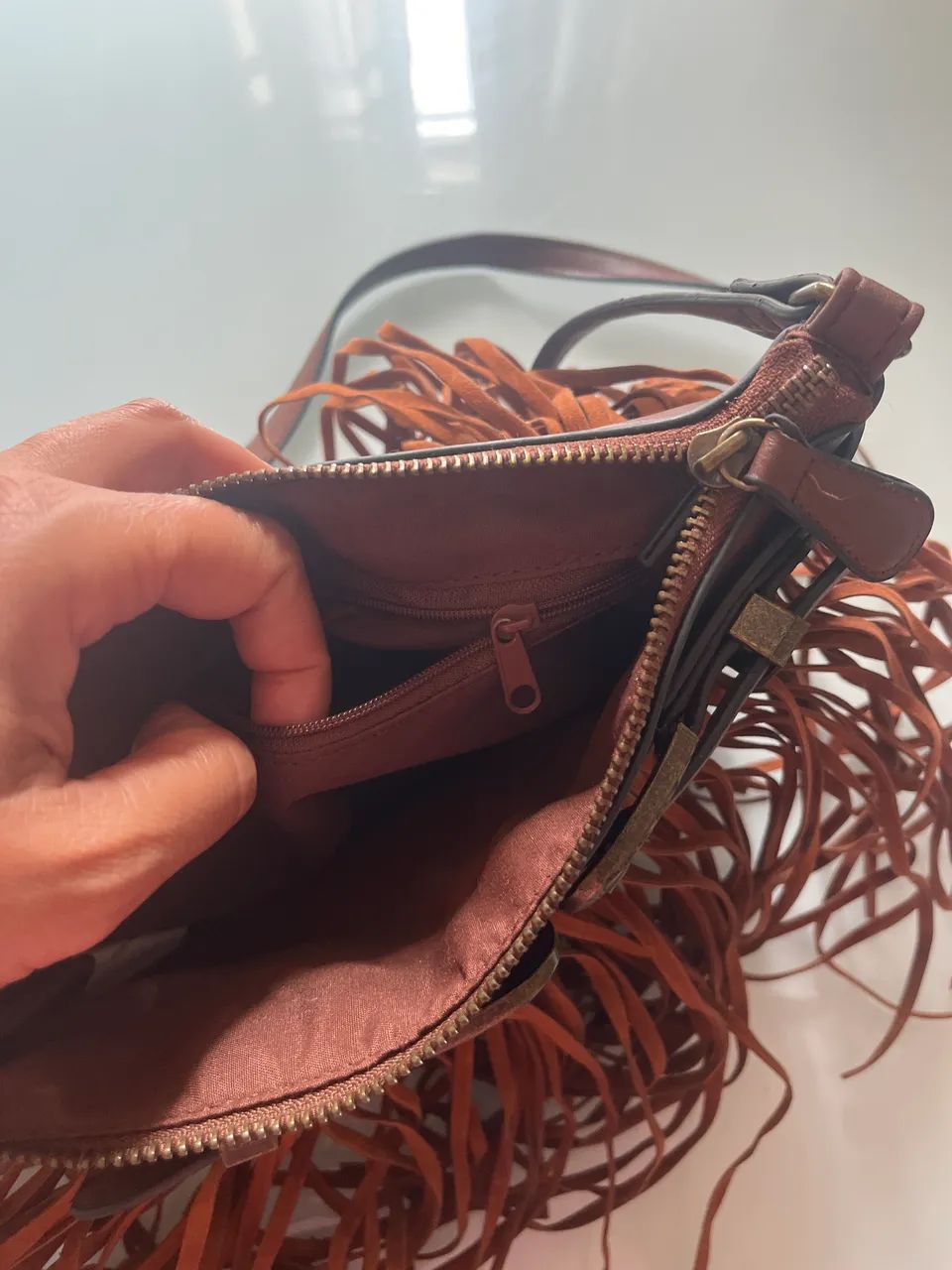 Bolsa tira colo de franja  - Foto 3