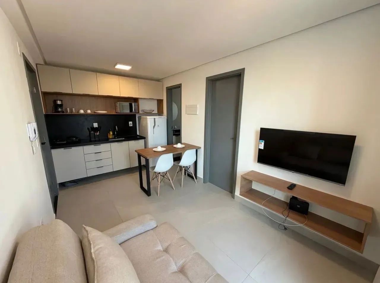 Alugo Apt Jardim Camburi Mobiliado