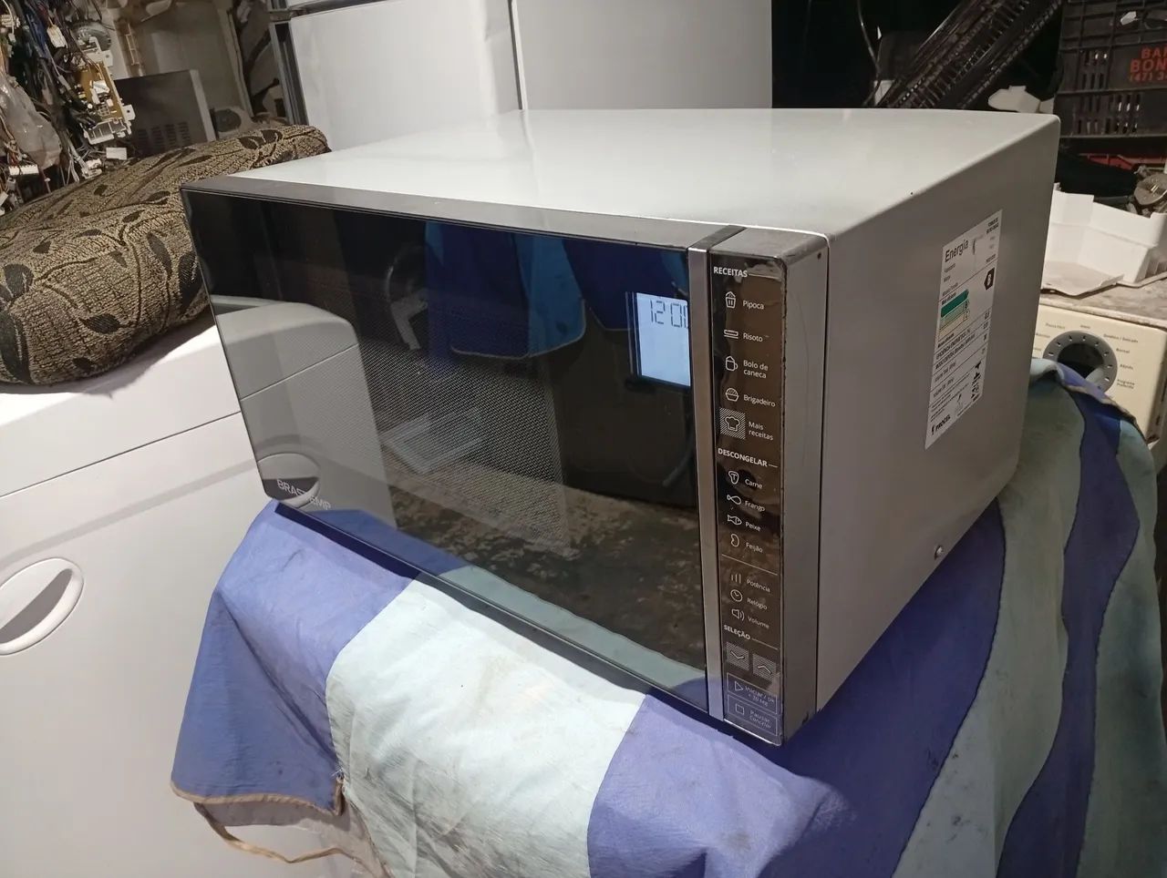 Microondas Brastemp 30 litros espelhado funcionando perfeitamente  - Foto 2
