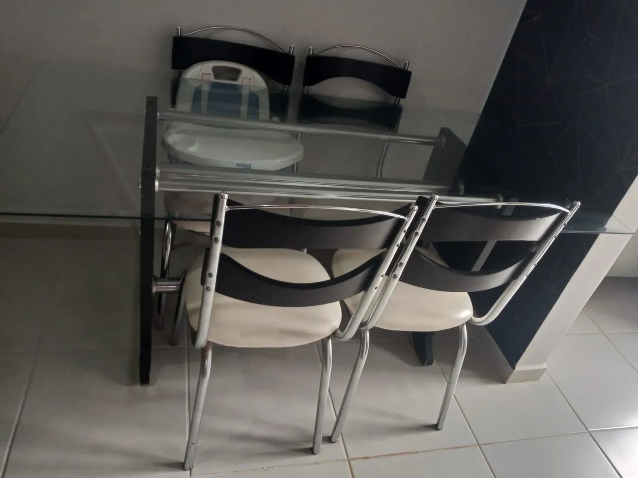 Mesa de Vidro com 6 cadeiras  - Foto 2
