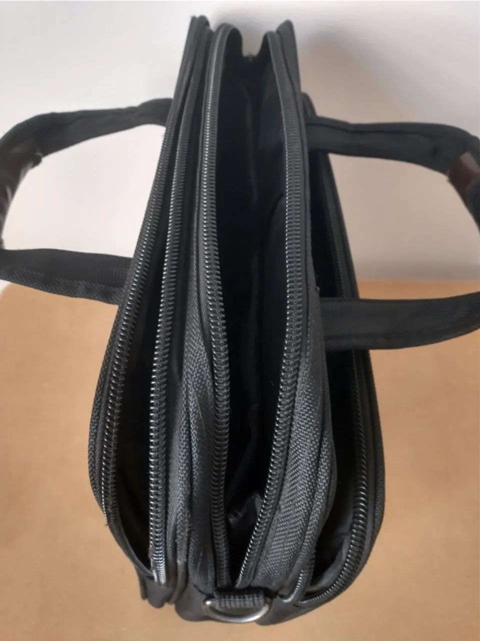 Bolsa Para Notebook com 5 Divisões e Bolsos Internos - Foto 4