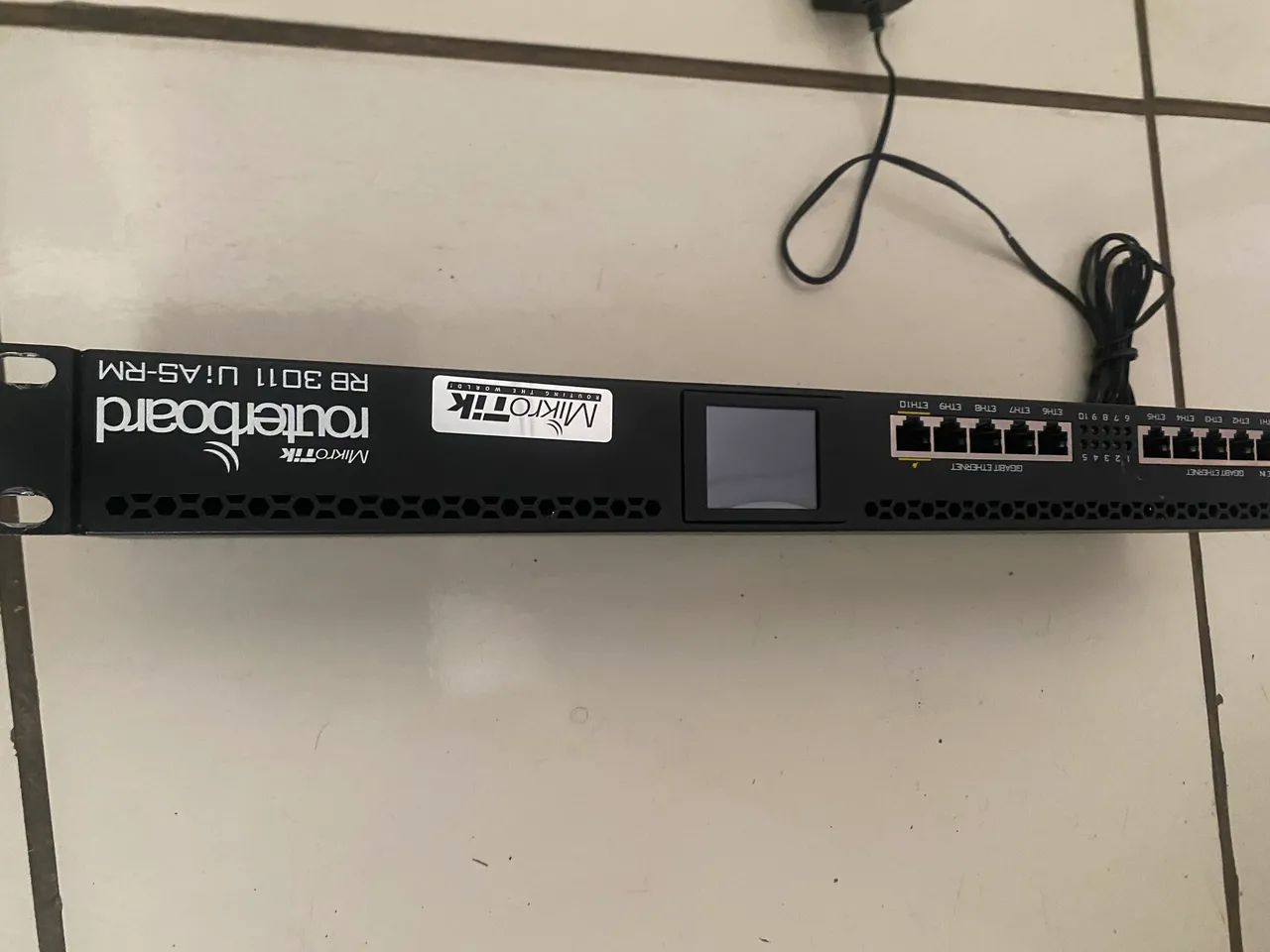 Mikrotik 3011,  seminova, usada apenas para teste.