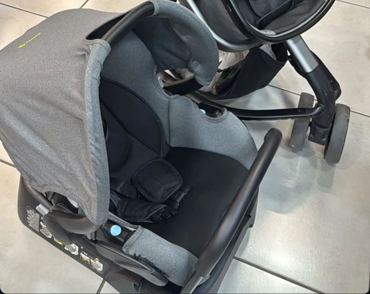 Carrinho de bebê Moisés + bebê conforto Safety - Foto 2