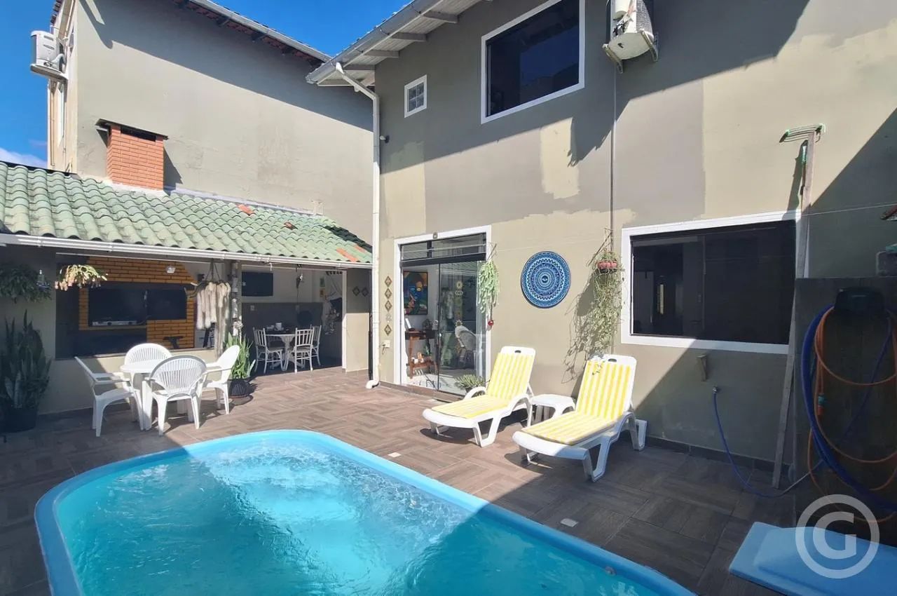Casa comercial em Florianópolis com ampla metragem e estrutura ideal para o seu negócio - Foto 3