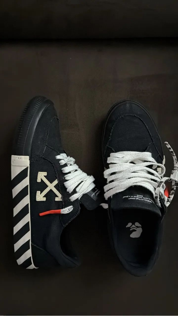 Tênis Off-White Vulcanized Low Black White Arrow