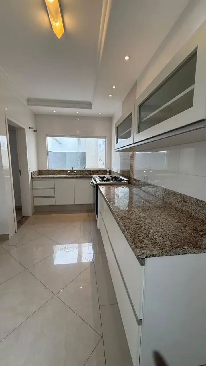 Imóvel para aluguel tem 250 metros quadrados com 3 quartos - Foto 4