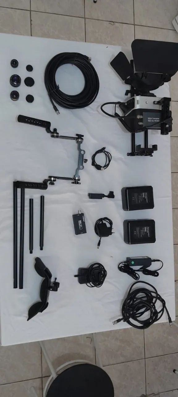 Blackmagic Cinema Camera 2.5k MFT c/ Shoulder Rig Completo - Foto 4