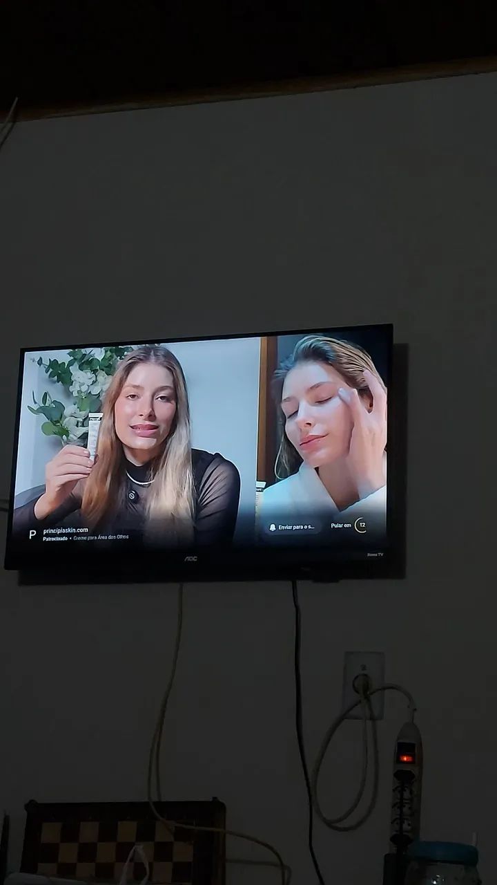 Tv 32 polegadas  com Roku integrado - Foto 3