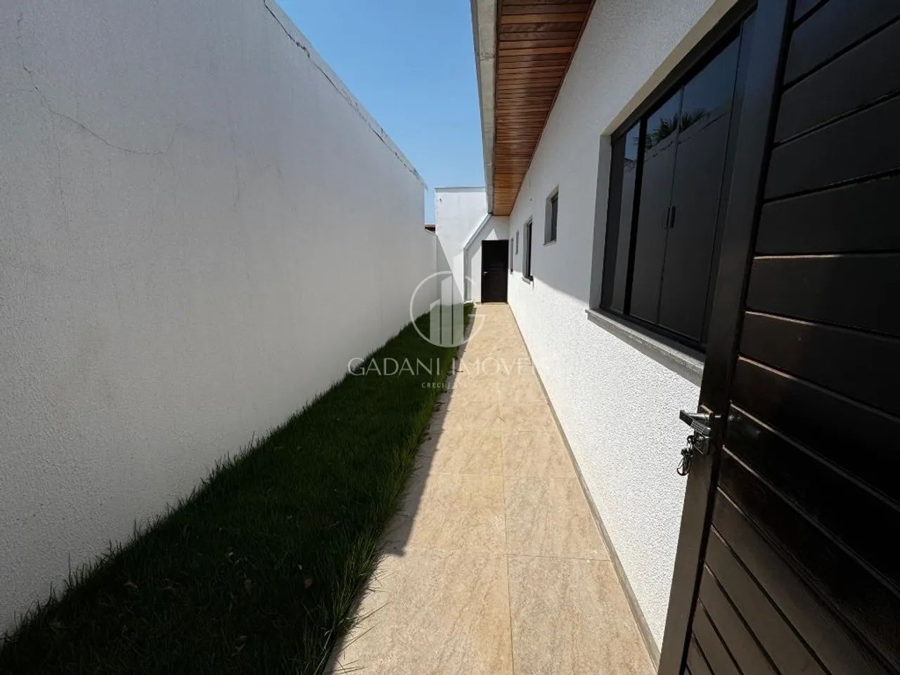 CASA com 03 quartos sendo 01 suíte à VENDA NO JARDIM CELESTE EM SINOP-MT - Foto 3