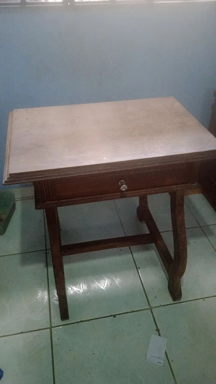 Mesa madeira maciça com gaveta  - Foto 3