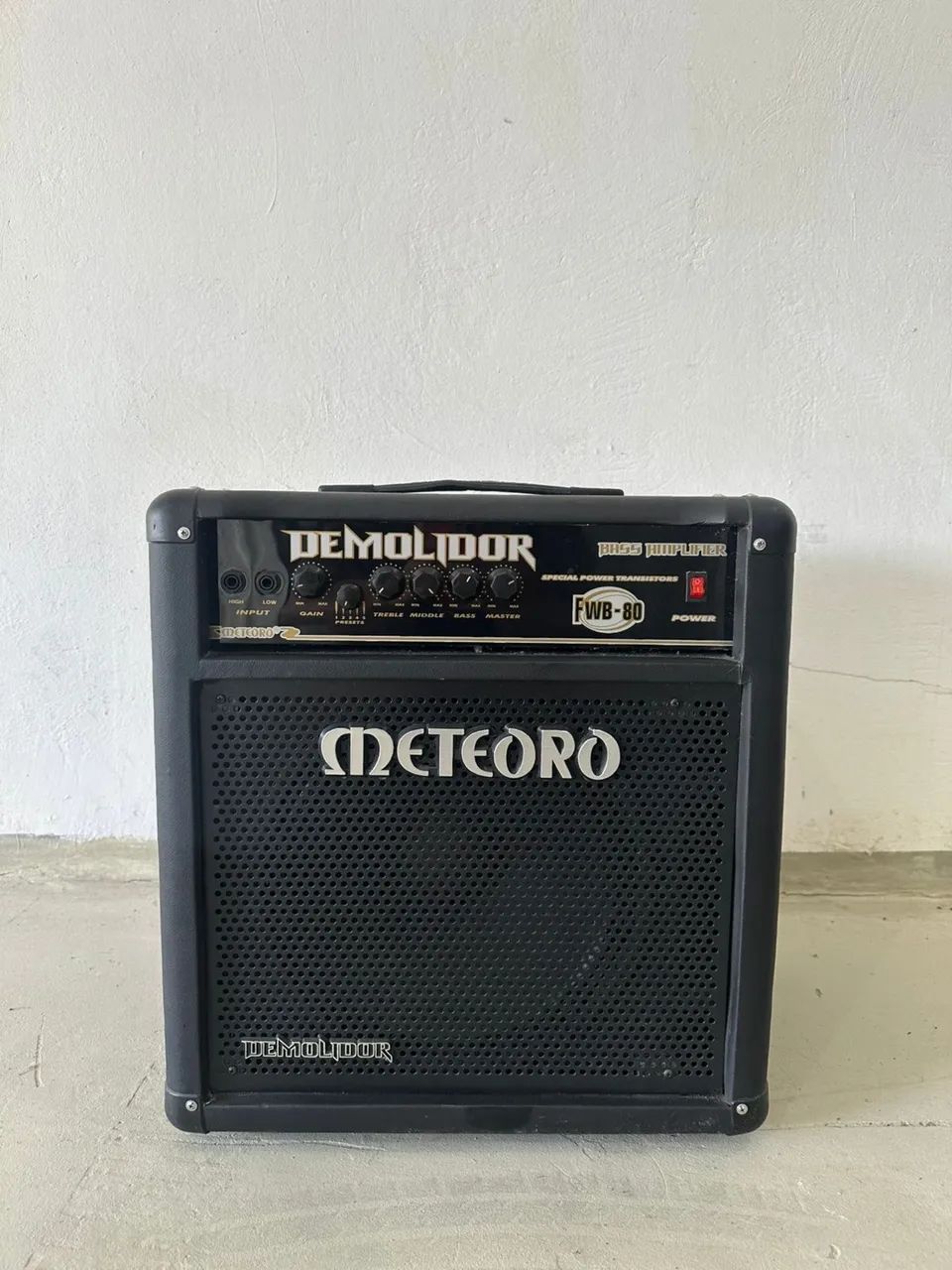 Cubo amplificador meteoro FWB80 demolidor - Instrumentos musicais