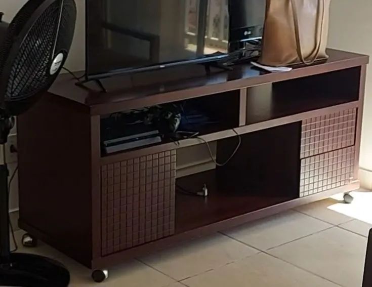 Rack em madeira maciça (usado)