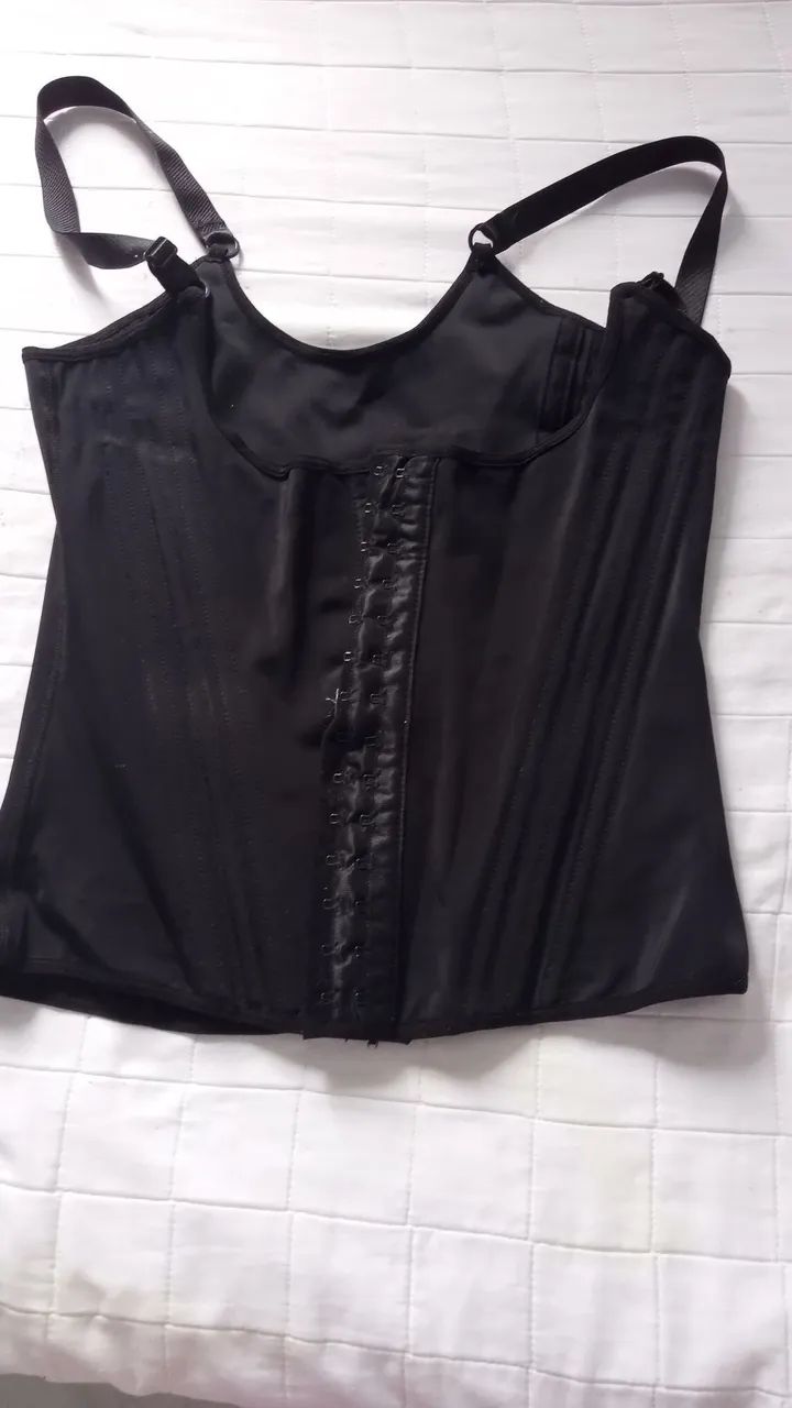 Cinta modeladora pós parto com 12 barbatanas 