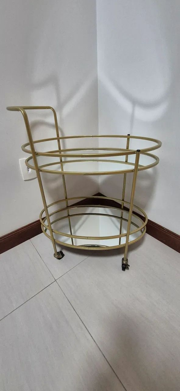 Mesa auxiliar tampo vidro pés metal
