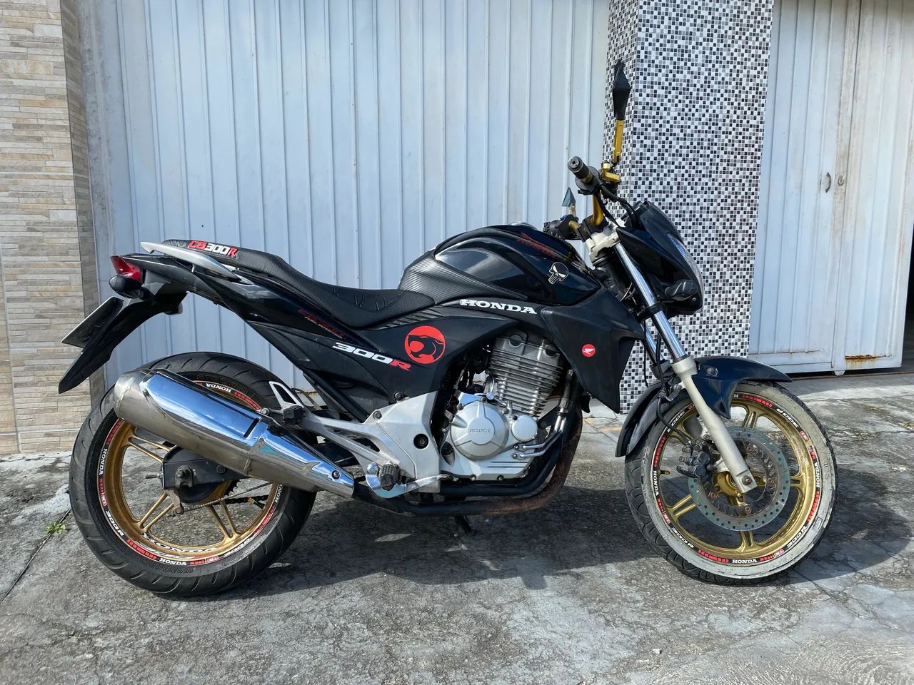 Moto CB300R 