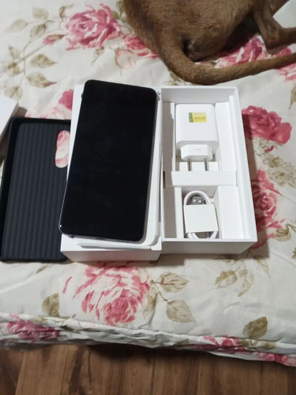 Celular novo na caixa com nota fiscal e garantia 