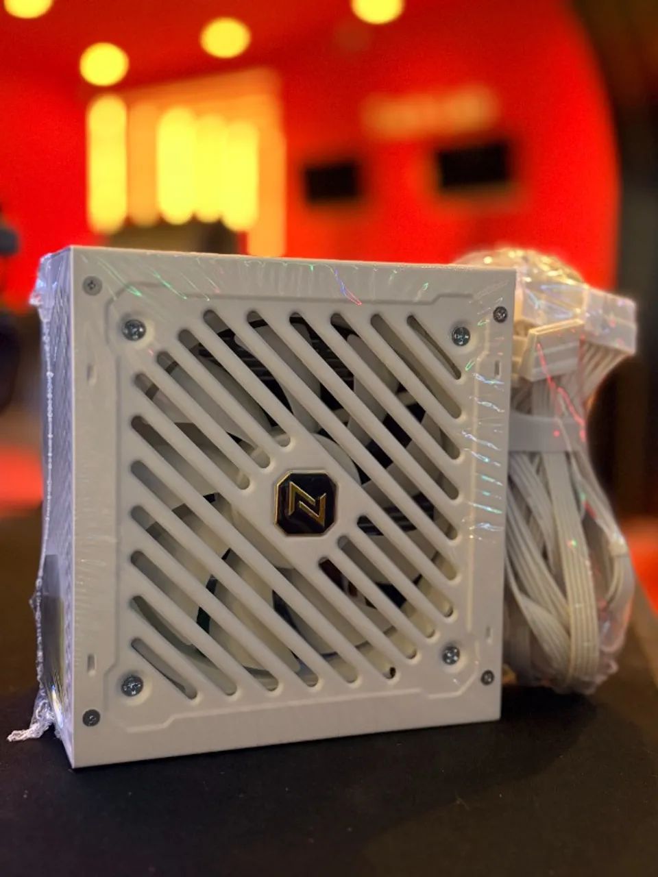 Fonte Gamer Neologic 600w, 80 Plus Bronze, Bivolt Automática, com Cabo de Força Branca