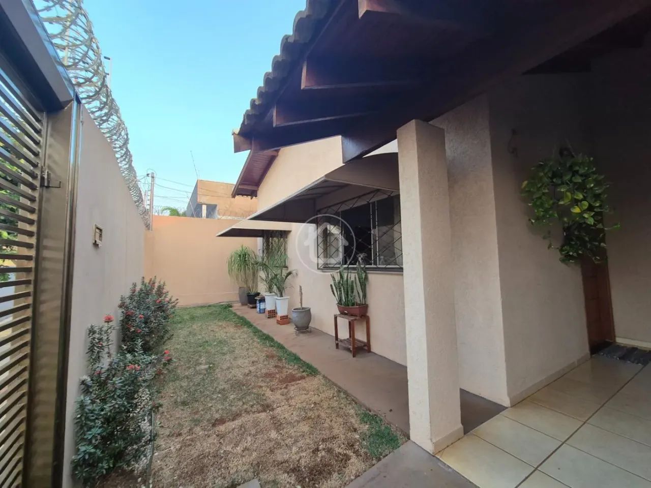 CASA COM 3 DORMITÓRIOS E ENERGIA SOLAR - Foto 2