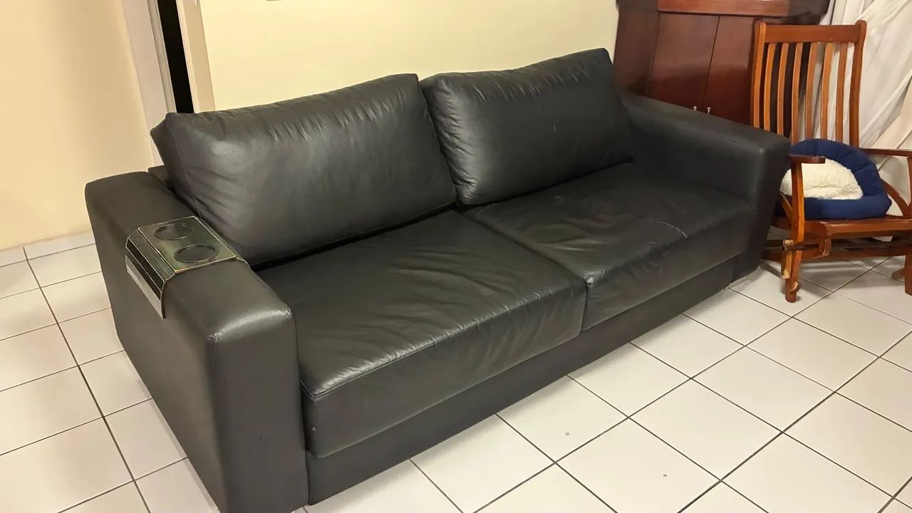 Sofá de Couro Retrátil 4 Lugares - Foto 2