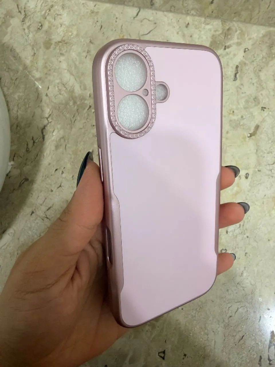 Capinha IPhone 17 rosa  - Foto 4