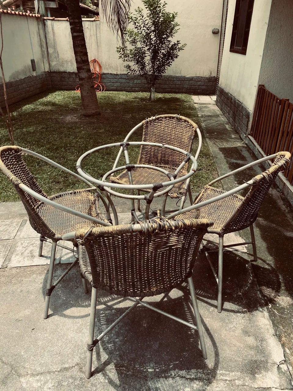 Mesa com 4 cadeiras alumínio 