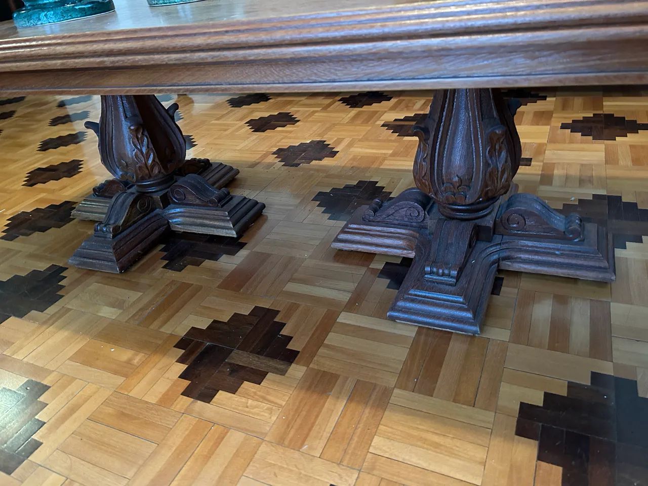 Mesa de centro clássica em cerejeira. - Foto 3