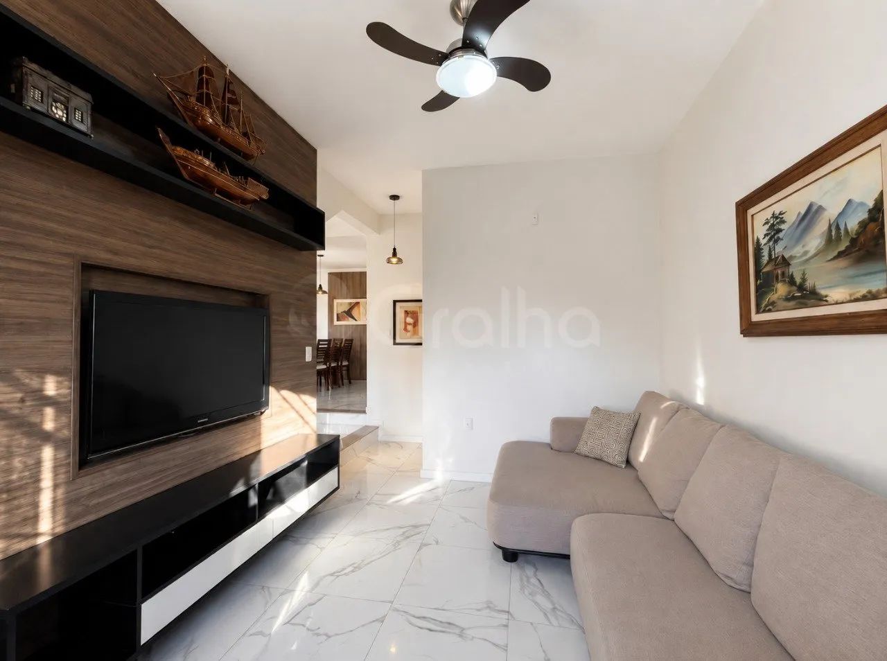 Casa de 250m² com 3 dormitórios sendo 1 suíte no Campeche - Foto 2