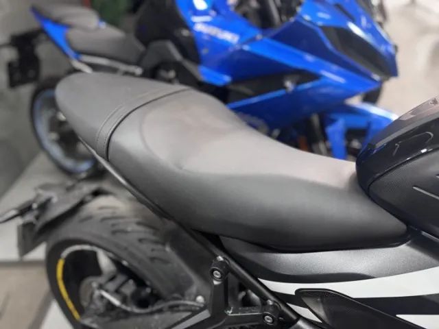 TRIUMPH TRIDENT 660 2026 - Foto 3