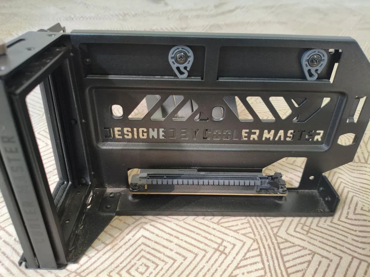 Suporte Vertical Cooler Master MasterAccessory V3 + Cabo Riser PCIe 4.0 - Excelente Estado - Foto 3