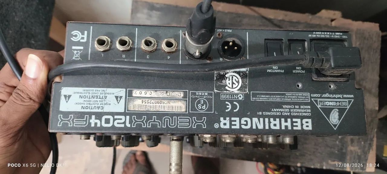 Mesa de som Behringer Xenyx 1204FX - Foto 3