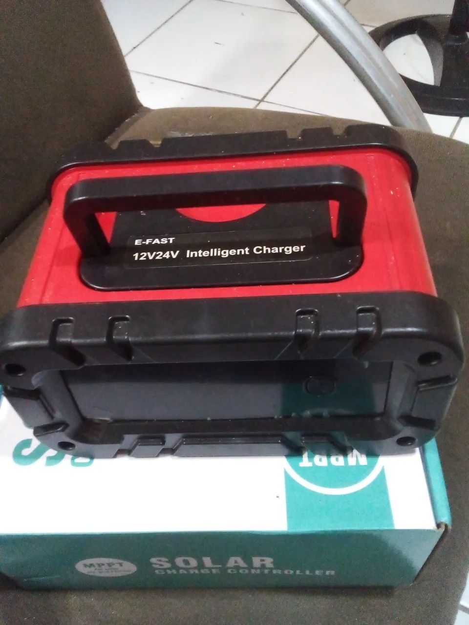 Carregador de bateria, 12/24 volts 