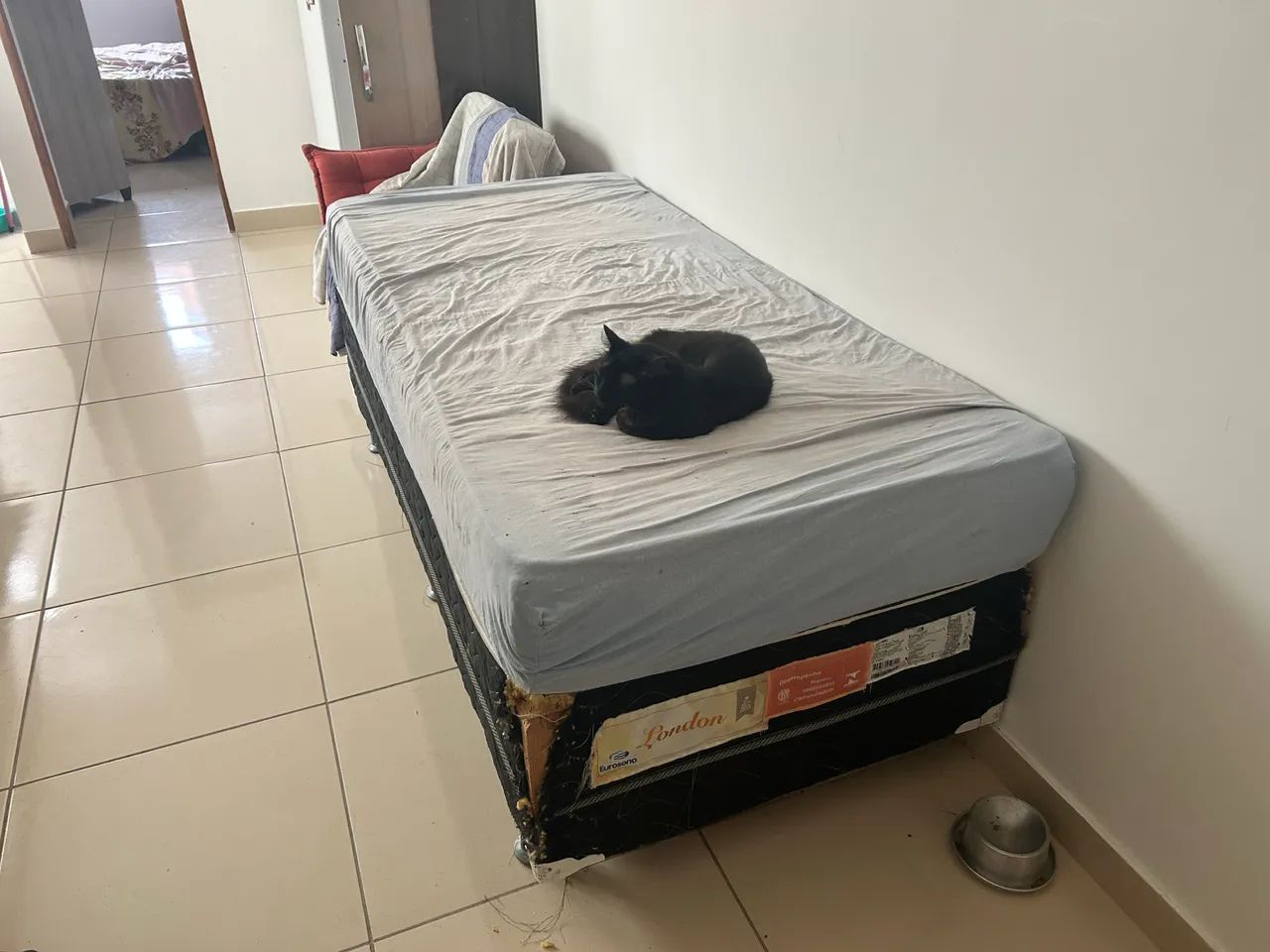 CAMA BOX + COLCHÃO SOLTEIRO 180 reais - Foto 2