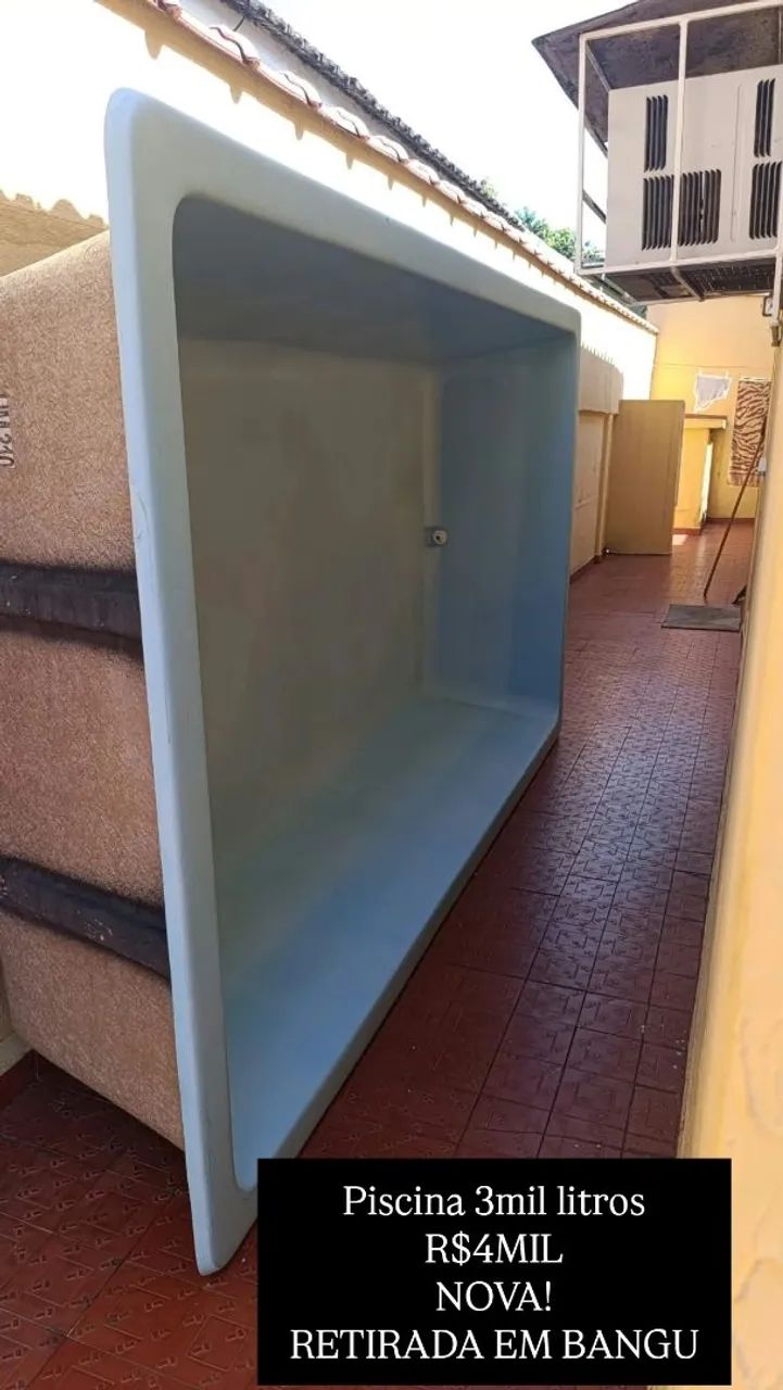 Piscina de chão nova
