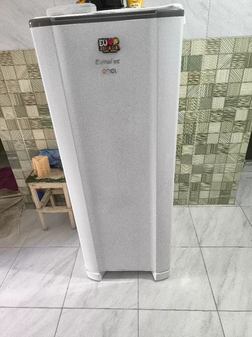 Vendo geladeira 