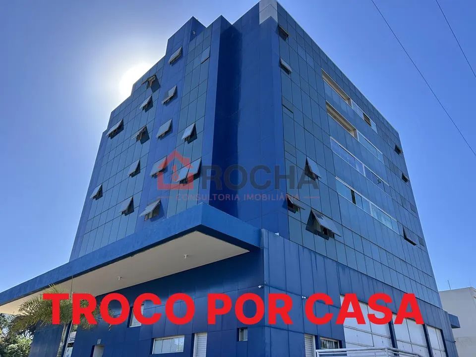 Quadra 6 - Apartamento novo, com suíte e varanda, elevador e garagem