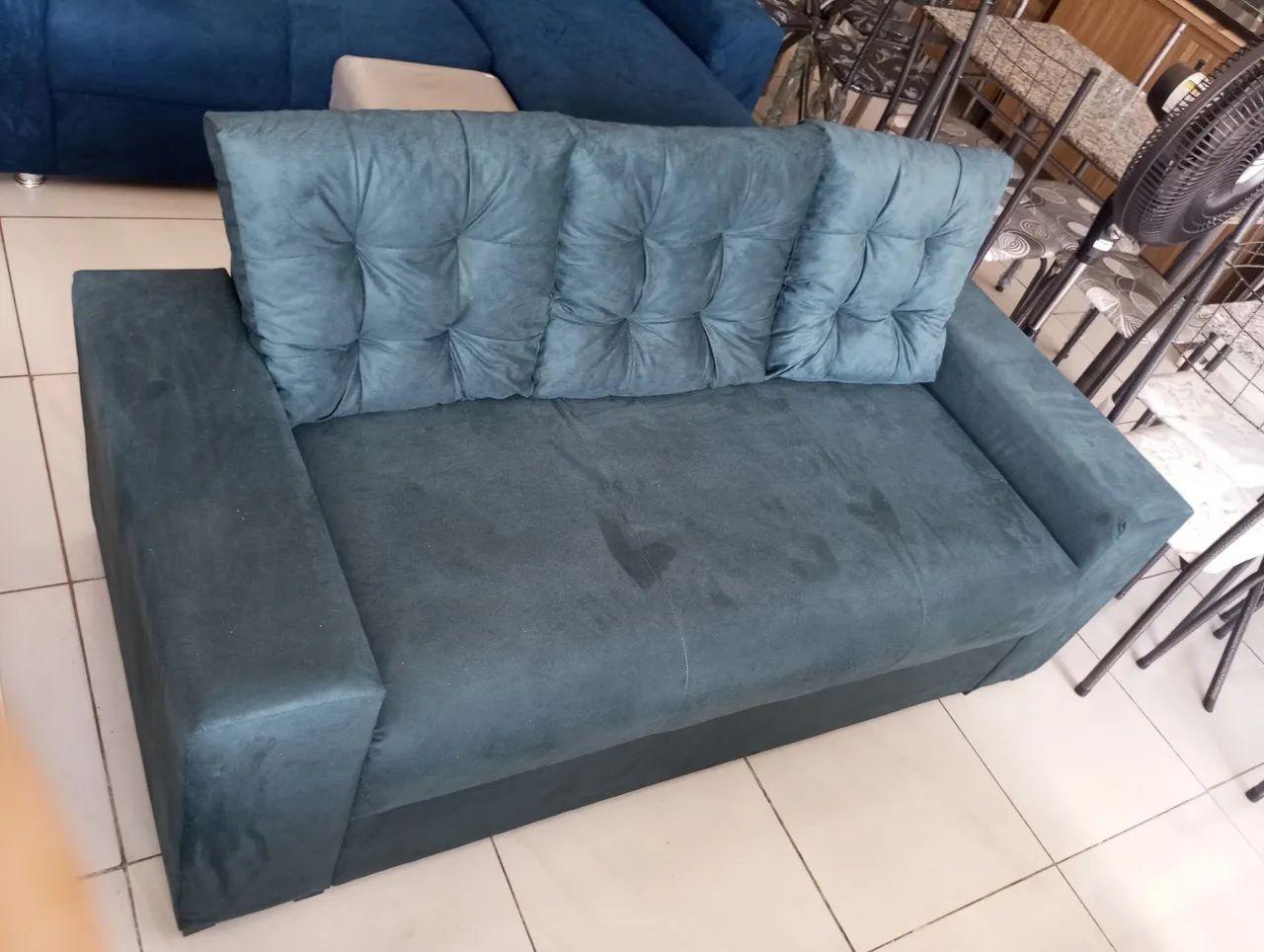 Preço bom+Frete Grátis!!Sofá 3 lugares com Almofadas!! - Foto 2