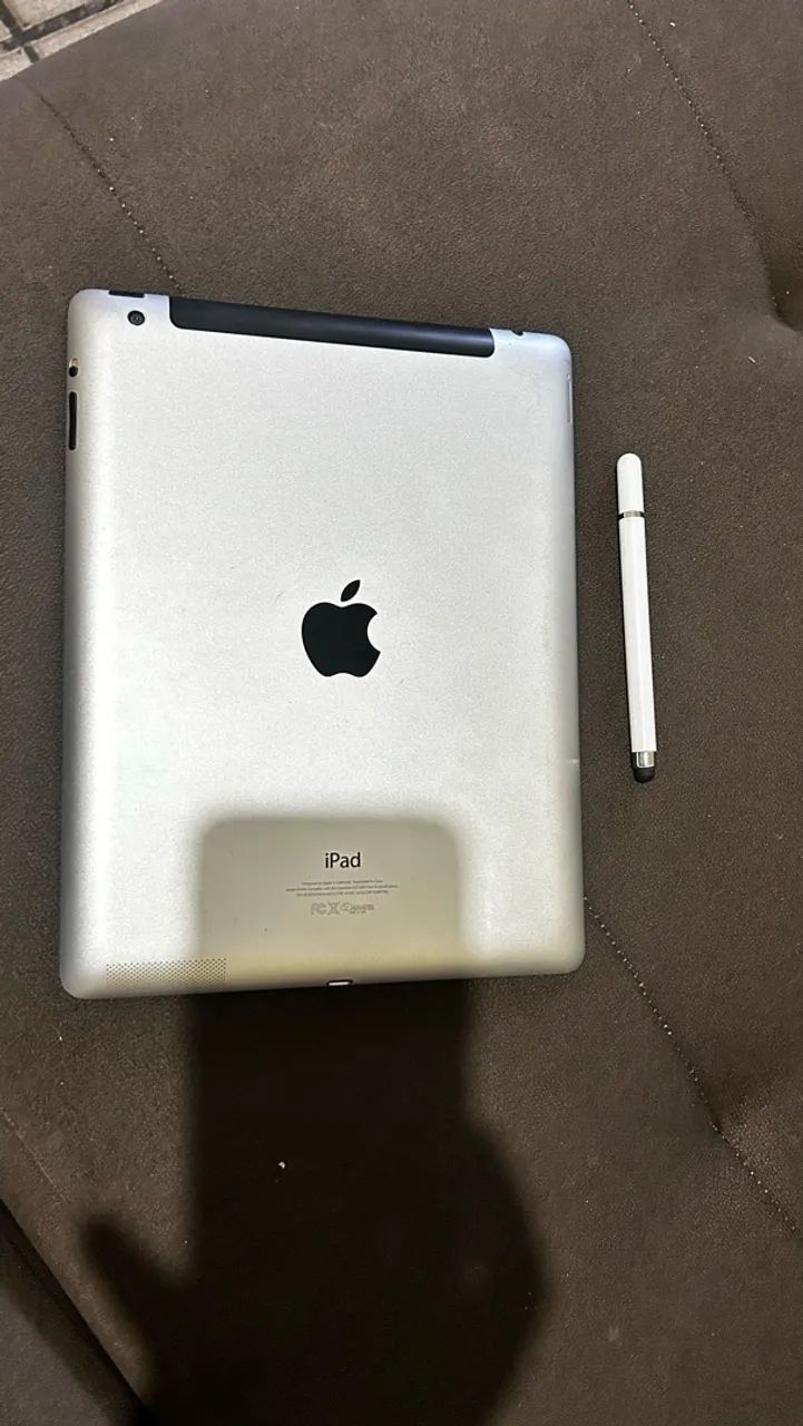 iPad 4ª Geração 64GB + Caneta Stylus Branca