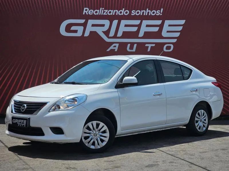Nissan Versa SV 1.6 16V 2014