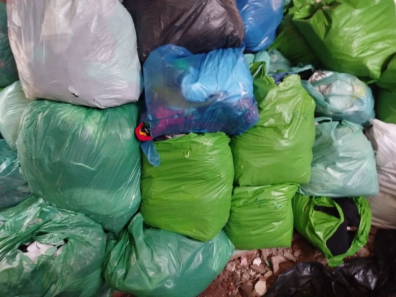 Estoque de roupas - Foto 5