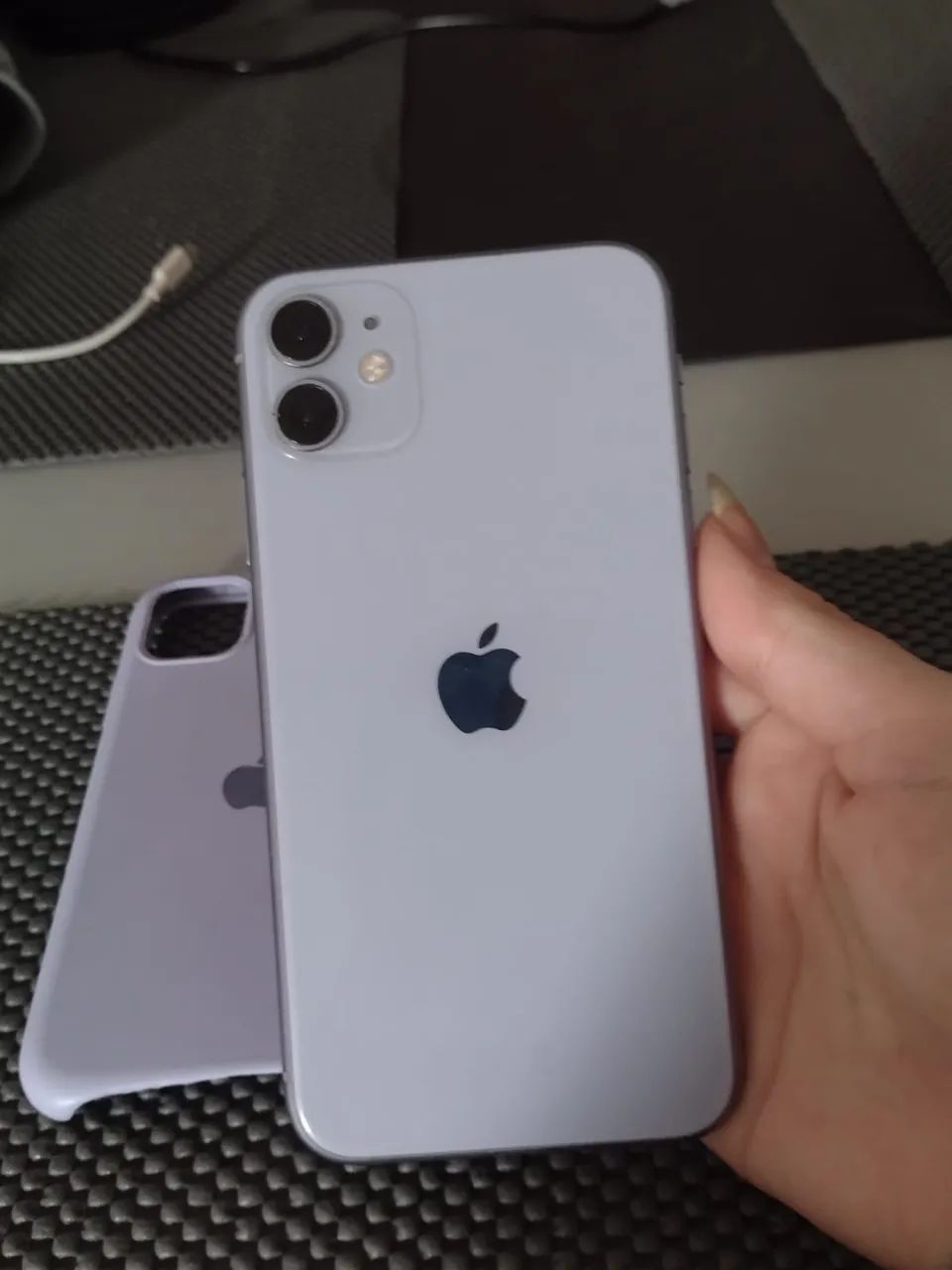 iPhone 11 lilás 