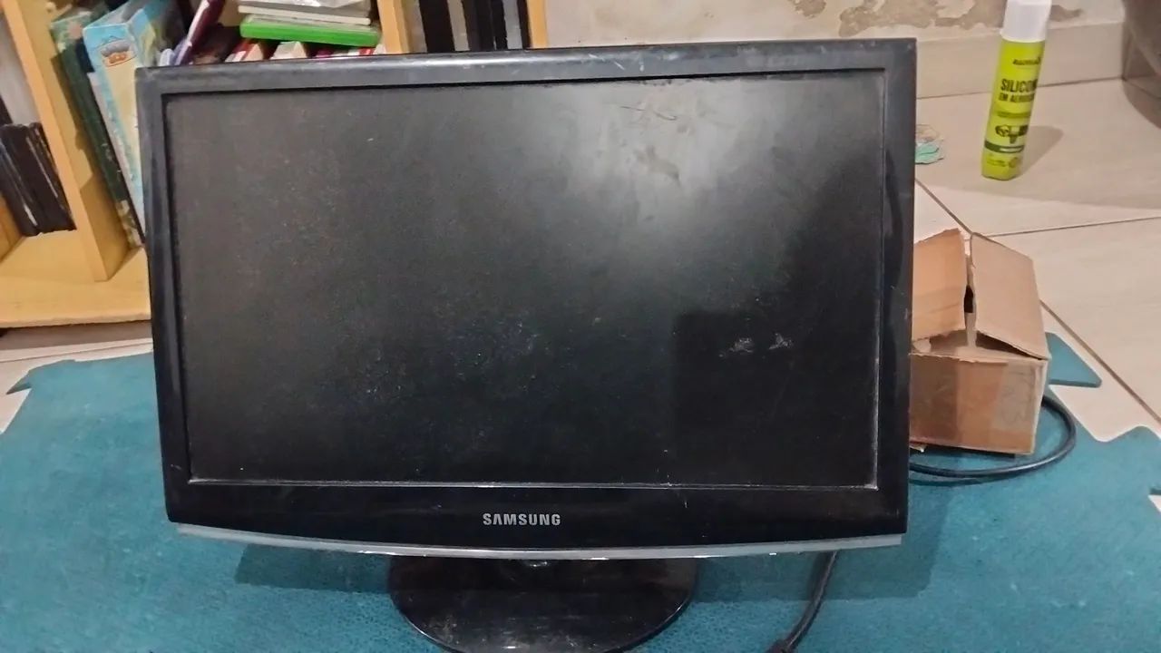 Monitor Samsung SyncMaster 933 - 18.5" (COM DEFEITO / PARA RETIRADA DE PEÇAS) - Foto 3