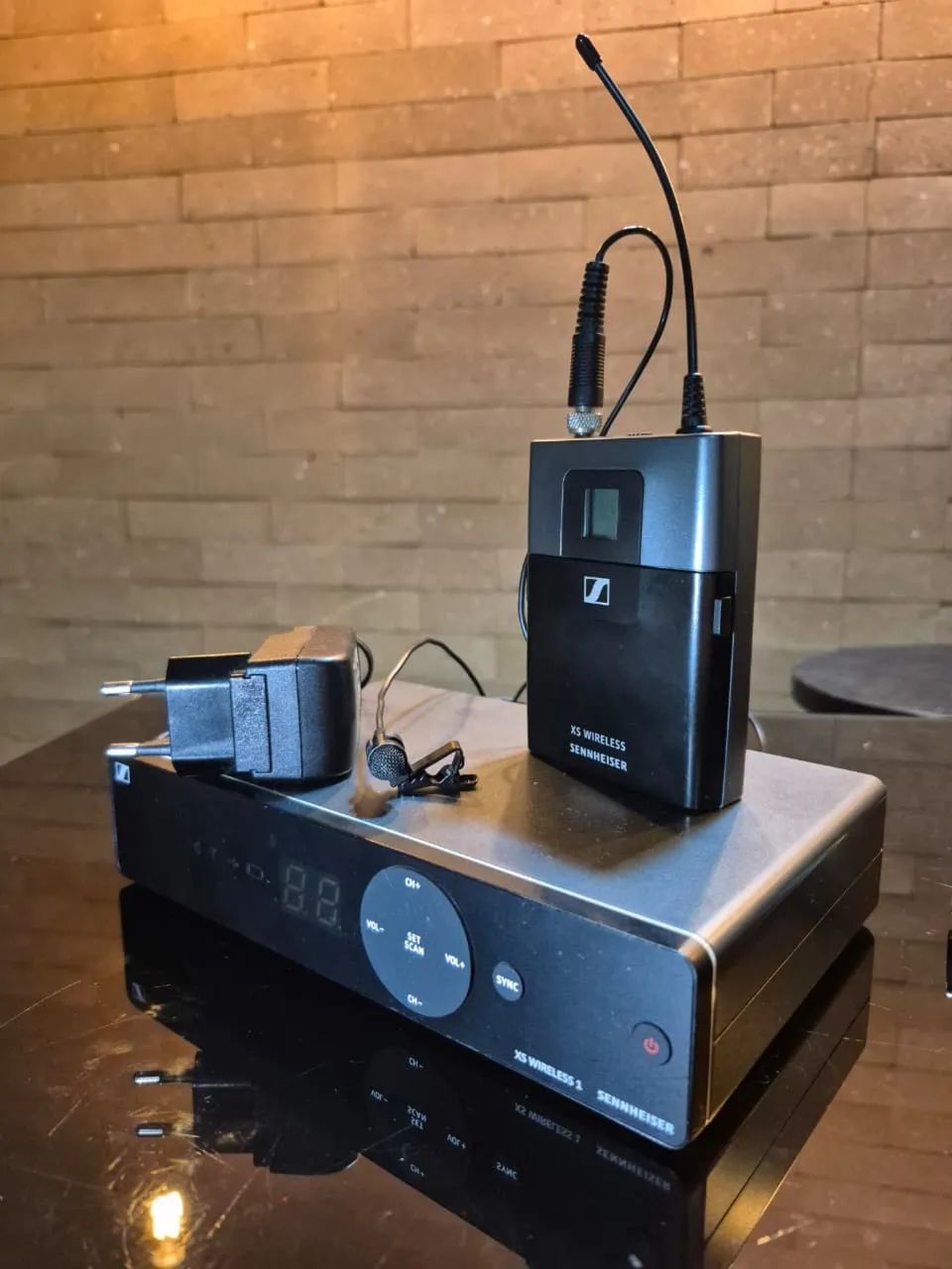Microfone Sem Fio Sennheiser Lapela Xsw1 - Foto 2