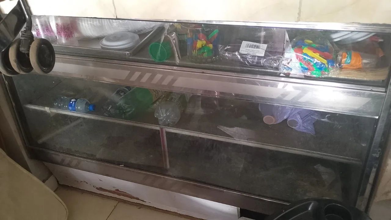 Freezer balcão e estufa muito bom aceito troca