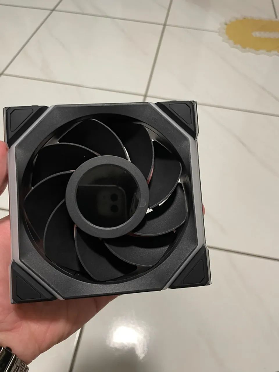 Fans Lian li sl lcd wiriless reverse 