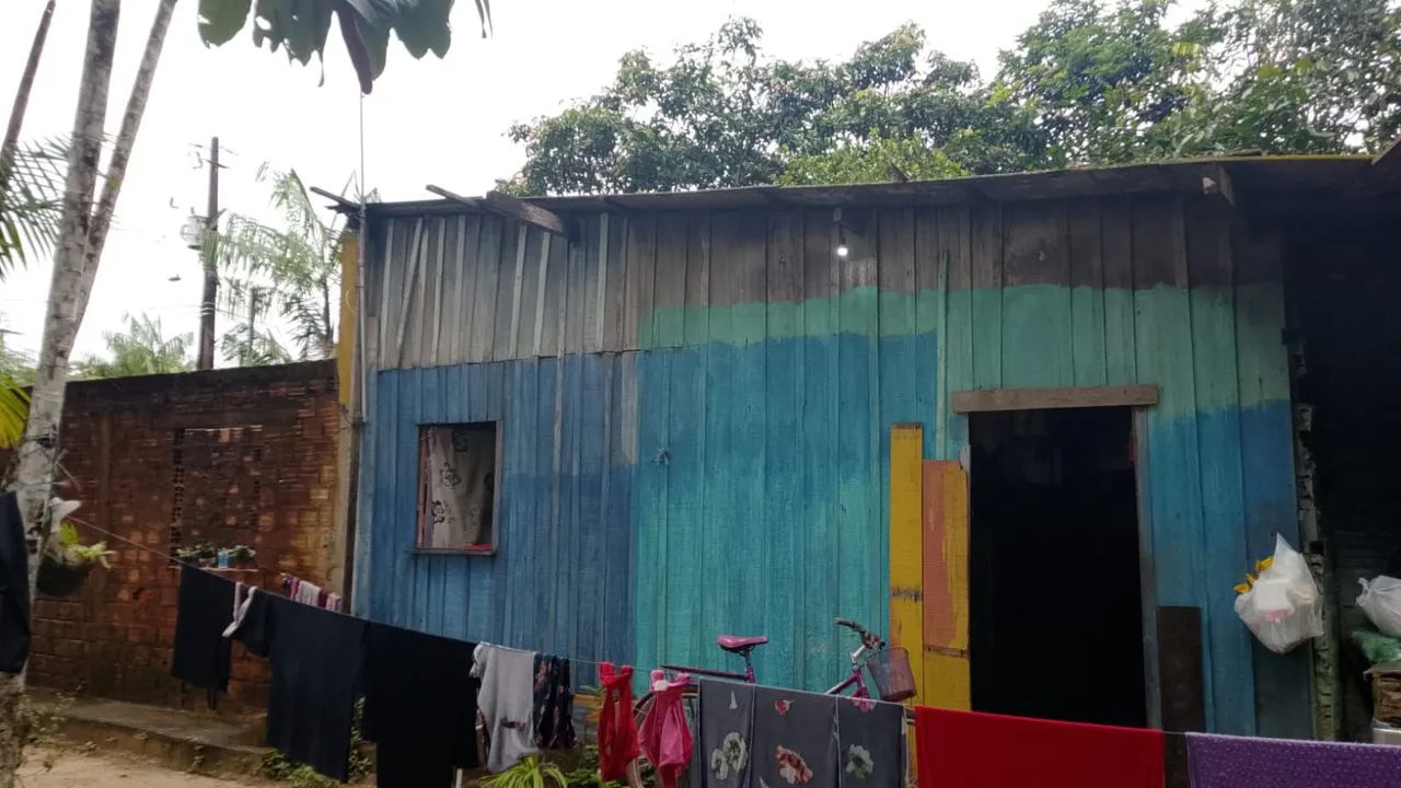 Vendo terreno com uma simples casa  - Foto 2