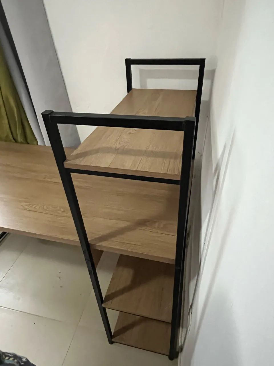 Mesa de Metalon e MDF 