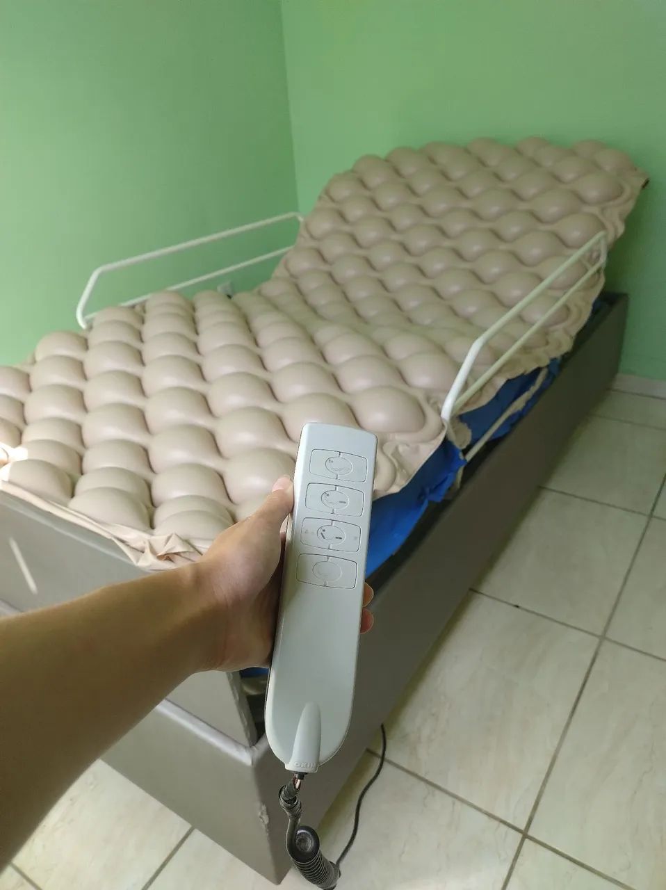 Kit Cama Hospitalar Articulada com Controle + Colchão Pneumático - Usado - Foto 5