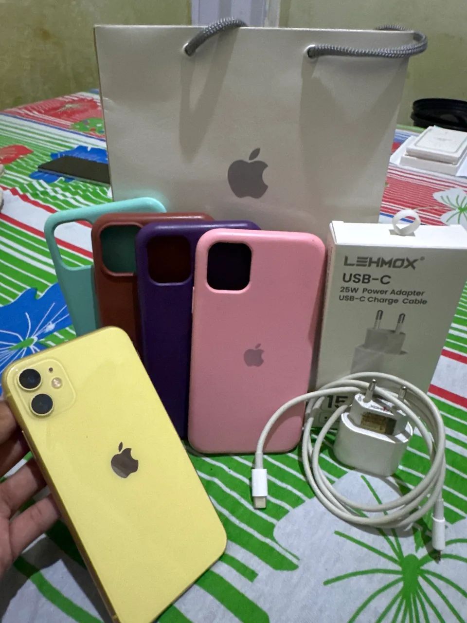 iPhone 11 semi novo 