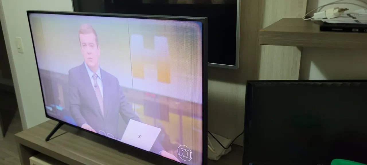 Vendo TV sansung modelo UN43TU7000G - Foto 2