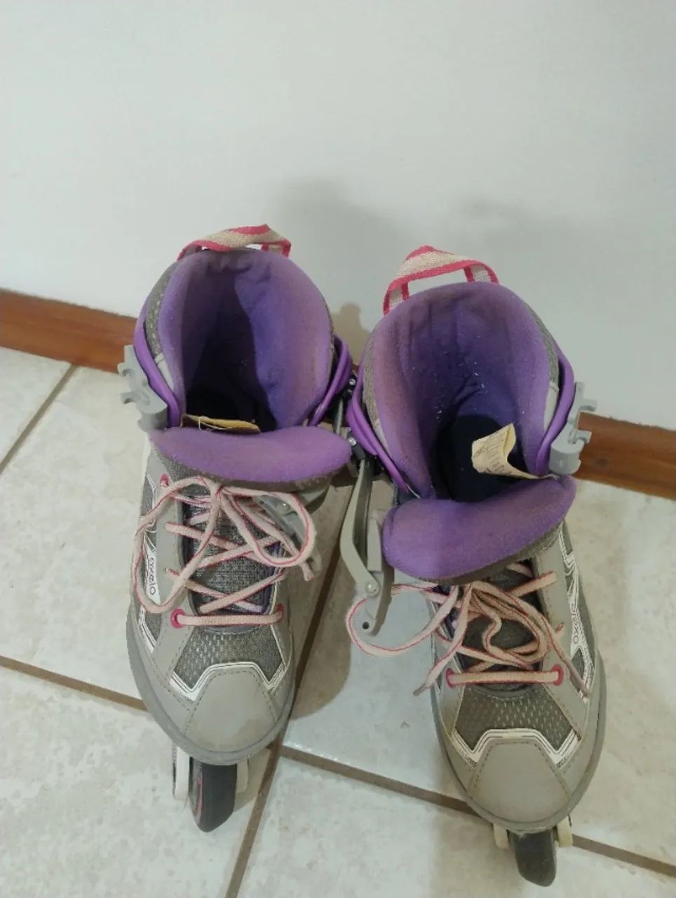 Patins inline Oxelo e capacete - Foto 3